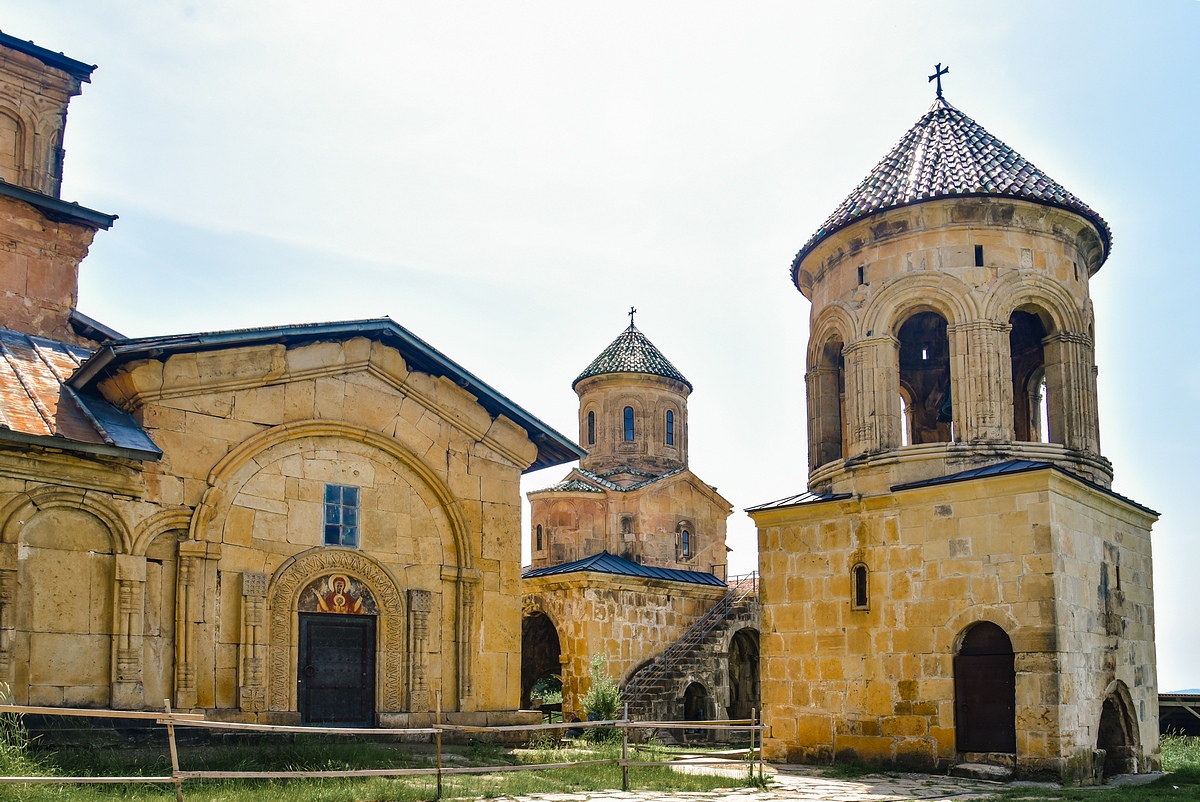 Гелатский монастырь. Храмы святого Николая Чудотворца и Святого Георгия
