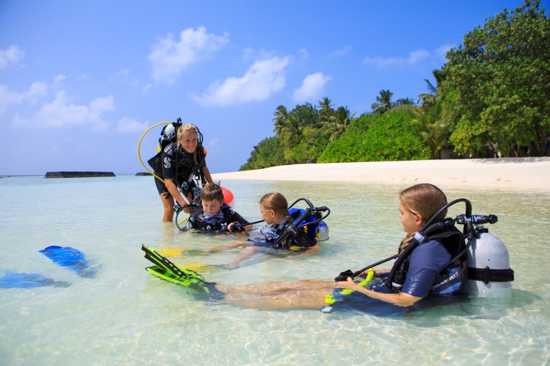 Обучение детей нырянию с аквалангом