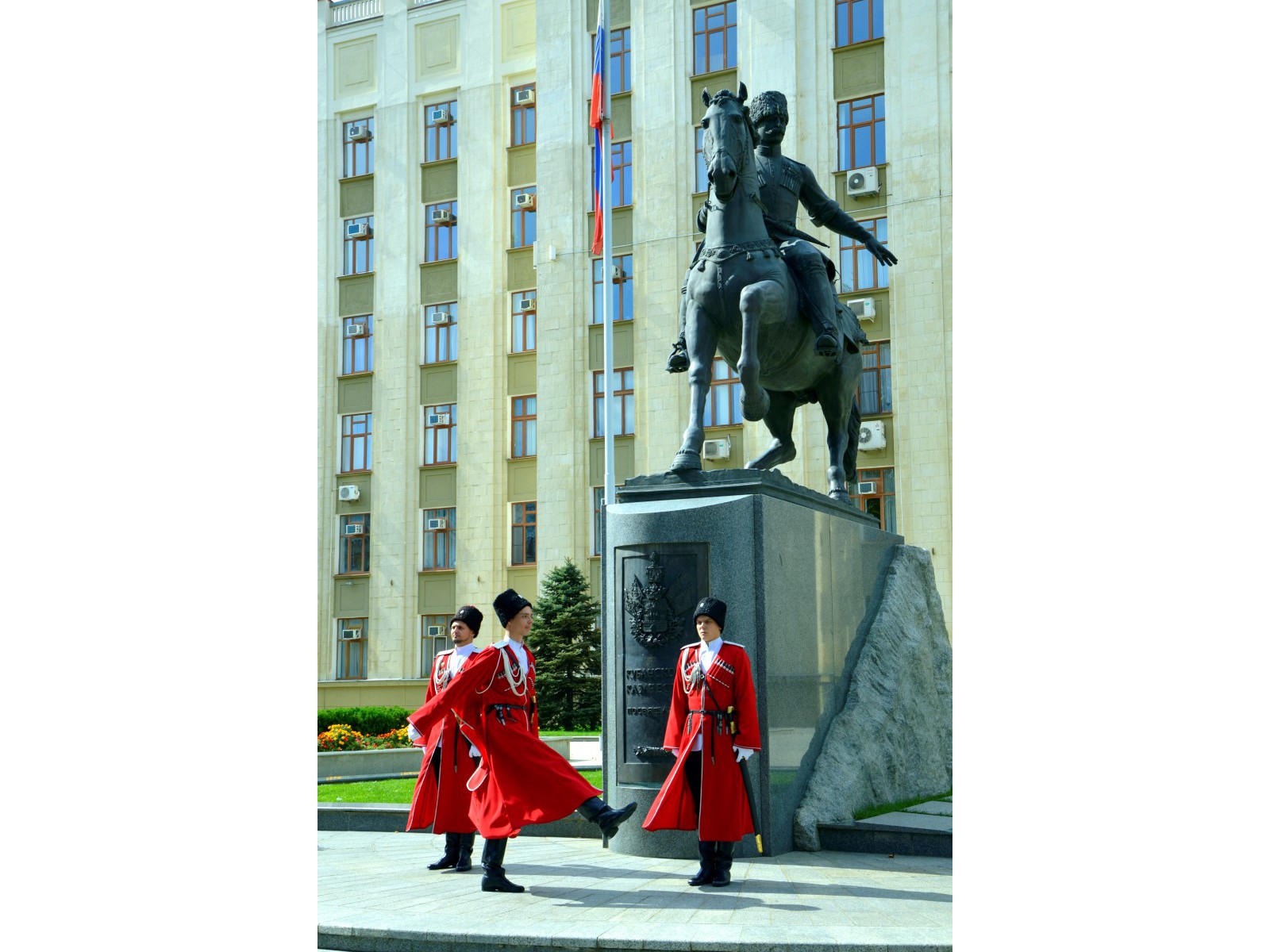 Памятник Кубанскому казачеству, фото Анастасия Супрун