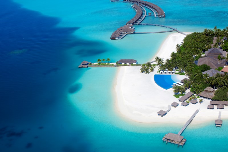 Белоснежные пляжи Velassaru Maldives