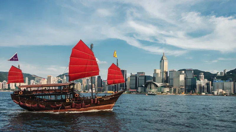 Название «Гонконг» в переводе с кантонского означает «благоухающая гавань»